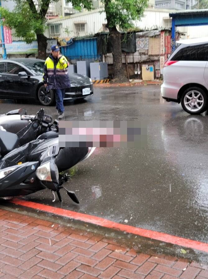 新北市土城發生人倫悲劇，男子謝文雄大白天當街將妻子、小姨砍死。（記者徐聖倫翻攝）