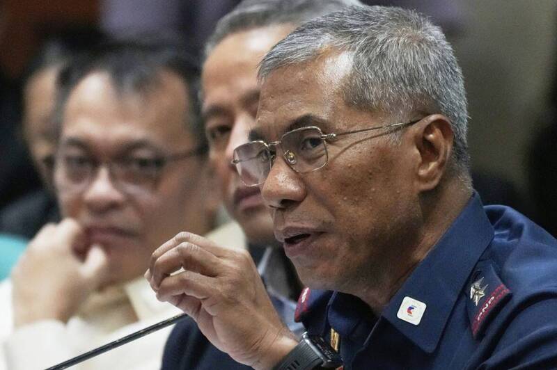 菲律賓國家警察局長托雷7日表示,34名鬥雞愛好者失蹤案有15名警察涉入,資料照。(美聯社) 菲律賓國家警察局長托雷7日表示,34名鬥雞愛好者失蹤案有15名警察涉入,資料照。(美聯社)