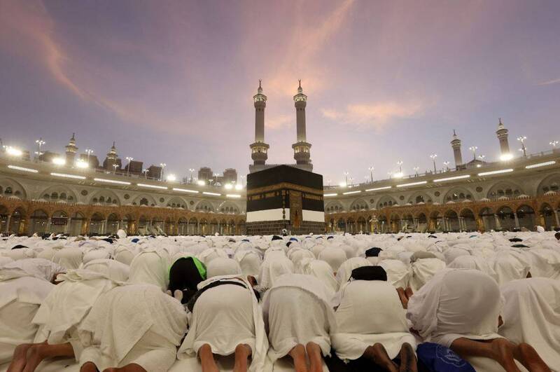 沙烏地阿拉伯2024年執行死刑的次數創歷史新高。圖為穆斯林信徒進行祈禱。(法新社) 沙烏地阿拉伯2024年執行死刑的次數創歷史新高。圖為穆斯林信徒進行祈禱。(法新社)