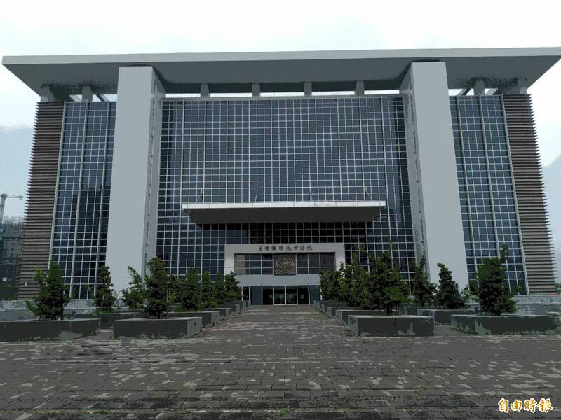 李姓老农窃占林班地盖工寮居住，被桥头地院判处易科刑半年。（记者鲍建信摄）