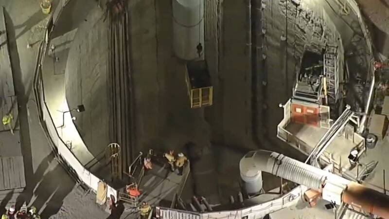 美国洛杉矶郊区威尔明顿在当地时间9日（台湾时间10日）晚间，发生一起隧道坍塌事故，超过30名工人被活埋。（图撷取自社群平台「X」）