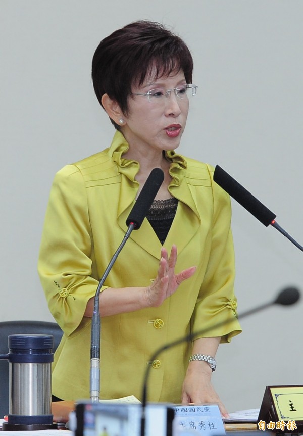 虽然距离2018选举年还早,但国民党中央已规划自7月起,办理以往只有为了配合到各地方选举造势活动而举办的「行动中常会」。(资料照,记者王艺菘摄) 虽然距离2018选举年还早,但国民党中央已规划自7月起,办理以往只有为了配合到各地方选举造势活动而举办的「行动中常会」。(资料照,记者王艺菘摄)