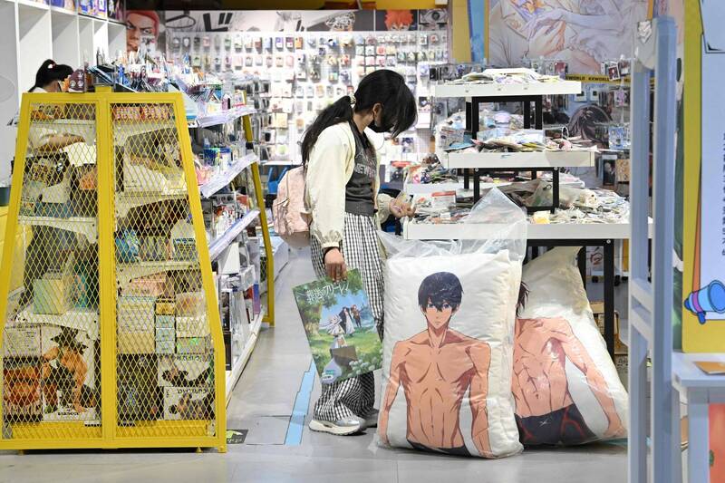 中國對於同志文學、影視作品的打壓變本加厲，在網路上發表作品的作家被刑事控訴的案件與日俱增。（法新社）