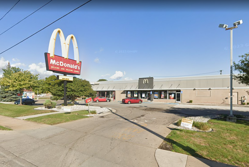 美國密西根州麥當勞，發生女員工砍死經理的命案。圖為案發店面。（圖擷自Google街景）