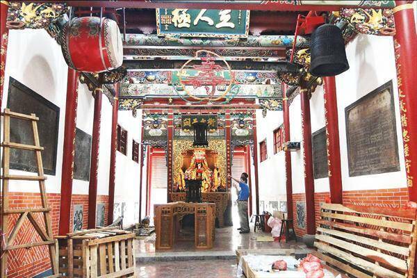 前廟公怨神欺騙,竟清晨騎車到開基武廟丟雞蛋、木尺砸神像,法院認定公然侮辱,判罰金3000元,可易服勞役。(資料照) 前廟公怨神欺騙,竟清晨騎車到開基武廟丟雞蛋、木尺砸神像,法院認定公然侮辱,判罰金3000元,可易服勞役。(資料照)