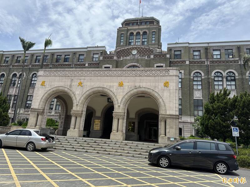 懲戒法院判處陳員降休職一年，仍可上訴。（記者吳升儒攝）