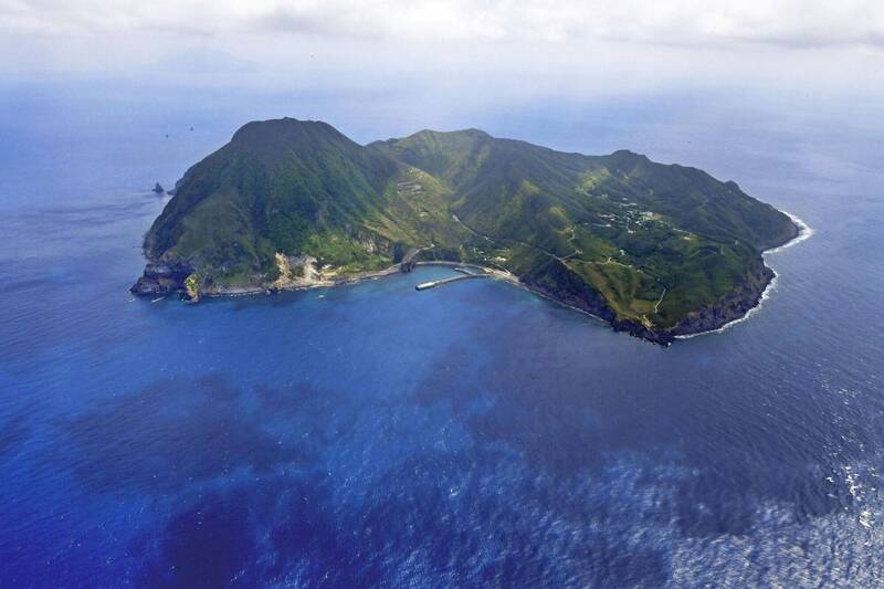 日本鹿兒島縣吐噶喇群島海域累積2002起有感地震，氣象廳呼籲居民警戒強震。（路透）