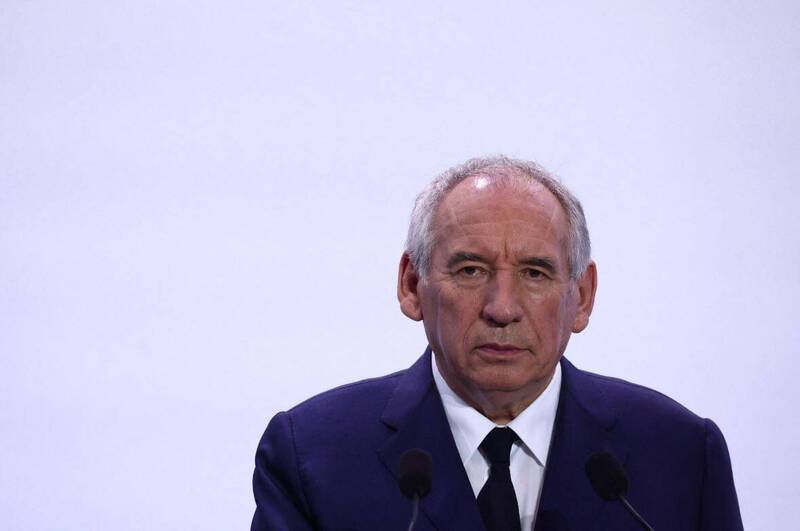 法国总理白胡提议取消2日的公共假期。(路透)
法国总理白胡提议取消2日的公共假期。(路透)