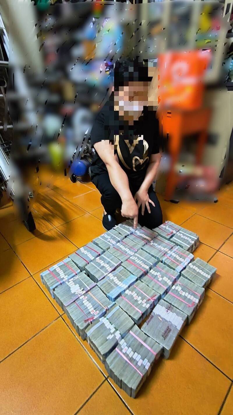 簡姓女車手（見圖）到黃醫師家收贓款，遭警方當場逮補。（圖由讀者提供）