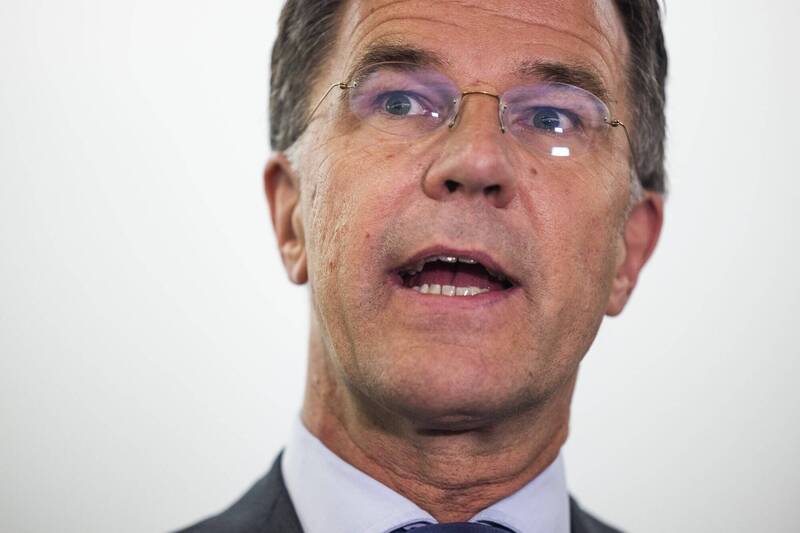 北约秘书长吕特周三警告，如果巴西、中国和印度等国家继续与俄罗斯贸易，将可能受到「次级制裁」重击。（欧新社）