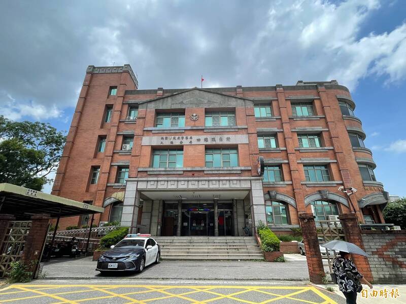 桃園市八德警分局八德所副所長曾沛恩，於2020年間因取締違規酒駕案件，開槍打死乘客，全案纏訟五年終判無罪，曾沛恩目前擔任四維所所長。（記者謝武雄攝）