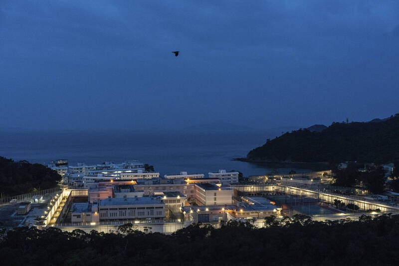 香港今(18)日收紧监狱规则,允许当局以国家安全为由限制探访。(美联社)
香港今(18)日收紧监狱规则,允许当局以国家安全为由限制探访。(美联社)