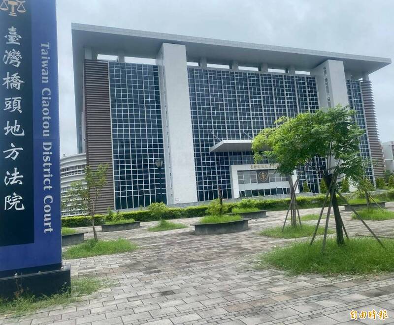 王婦涉嫌提供帳號予詐欺集團，黑吃黑侵吞148萬元，橋頭地院判決無罪，檢方不服上訴，高雄高分院審理中。（記者鮑建信攝）