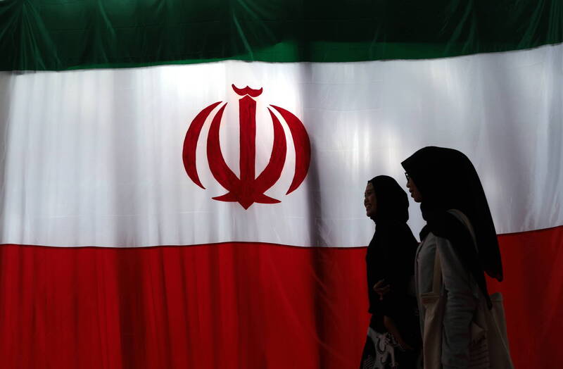 國際特赦組織等人權團體指出，謀殺和強暴等罪行在伊朗可判處死刑。圖為伊朗國旗。（歐新社）