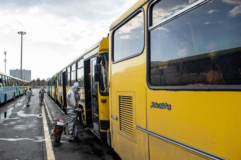 伊朗法斯省巴士翻覆，至少造成21人死亡、34人受伤。伊朗巴士示意图。（彭博）