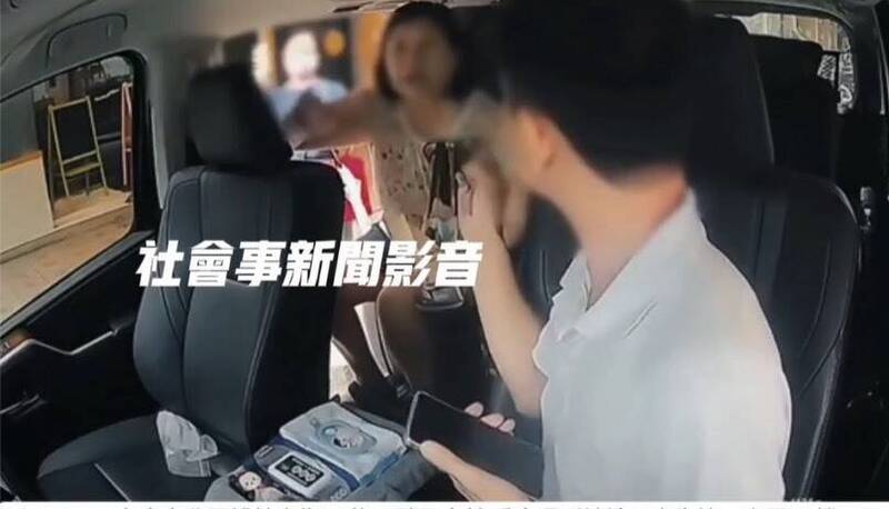 婦人與運將在車上爆發口角。（擷自「社會事新聞影音」）