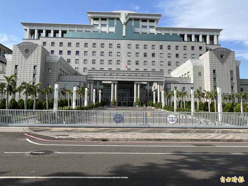 控前夫「清掉」水墨大師顏聖哲畫作,前妻提告求償台南地院駁回。(資料照) 控前夫「清掉」水墨大師顏聖哲畫作,前妻提告求償台南地院駁回。(資料照)