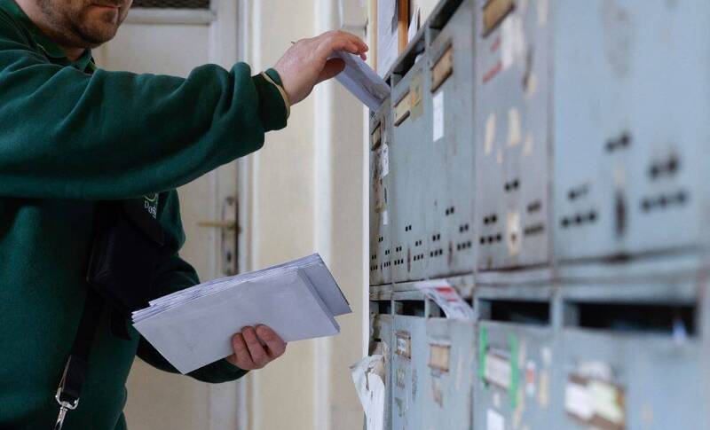 日本一名在邮局工作的男子恶寄使用过的保险套寄给女同事；示意图。（路透）