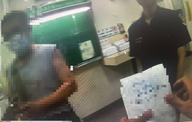 王姓男子接获自称台北市劳工局来电，指他补助资料异常涉案，转接假检警要求监管帐户，所幸行员机警报警，南警五分局北门所即时拦阻，保住其285万元积蓄。（民众提供）