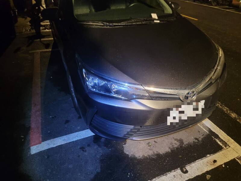 新北市海山警分局逮獲石姓、黃姓監控車手，並查獲犯案車輛。（記者吳仁捷翻攝）