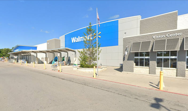 美国密西根州沃尔玛发生随机砍人案，至少造成11人受伤。（撷自Google街景）