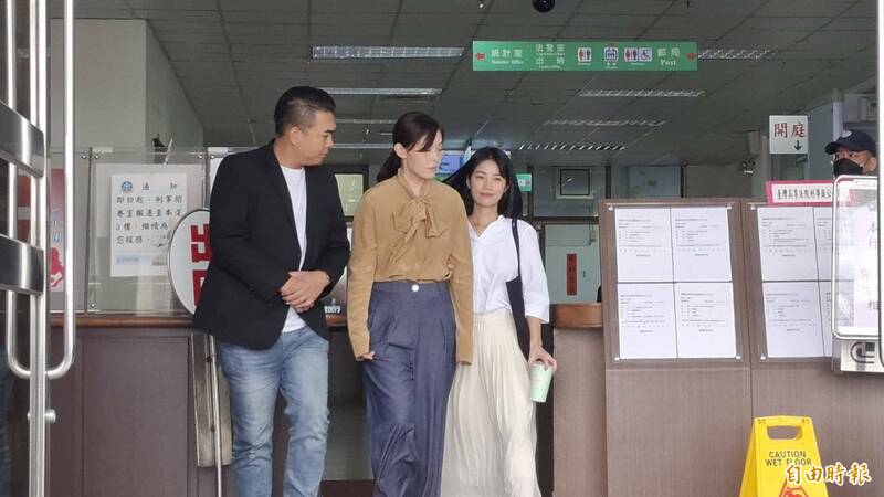 高等法院審理前立委高虹安(中)涉詐領助理費,將采「速審速結」,9月30日首度審理庭詰問證人林家興後,當天即進行言詞辯論並定宣判日。(記者楊國文攝) 高等法院審理前立委高虹安(中)涉詐領助理費,將采「速審速結」,9月30日首度審理庭詰問證人林家興後,當天即進行言詞辯論並定宣判日。(記者楊國文攝)