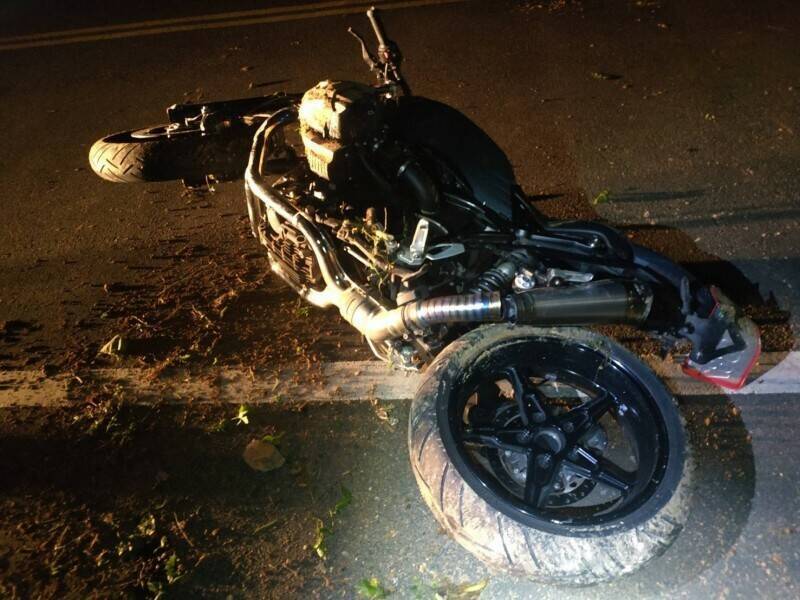 黃男謊稱「天雨路滑,路面彎道中有泥巴,過彎時滑出去」,檢具修繕費用66萬3049元報價單聲請理賠金。(示意圖) 黃男謊稱「天雨路滑,路面彎道中有泥巴,過彎時滑出去」,檢具修繕費用66萬3049元報價單聲請理賠金。(示意圖)