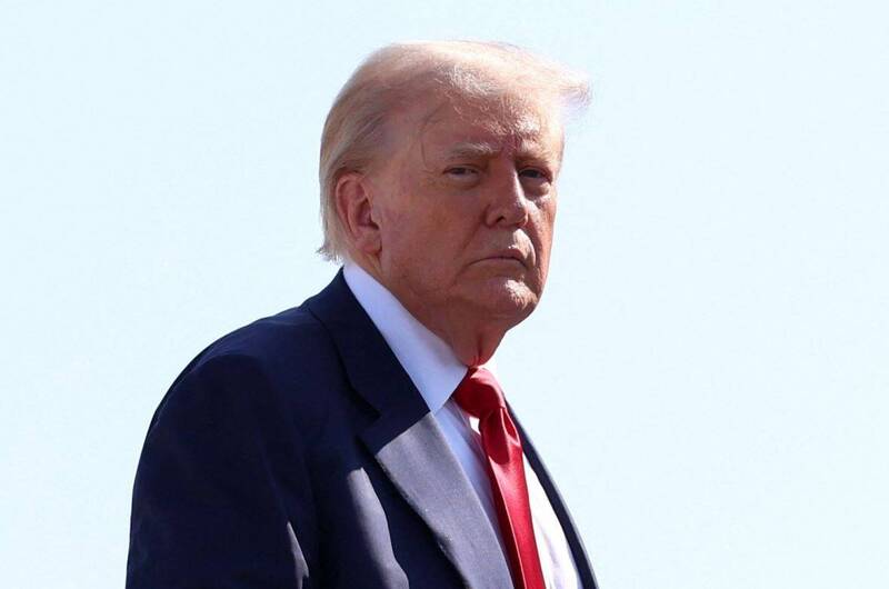 美国纽约地方法院25日颁布1项禁令，阻止川普政府大规模取消给作家们的资助。（路透档案照）