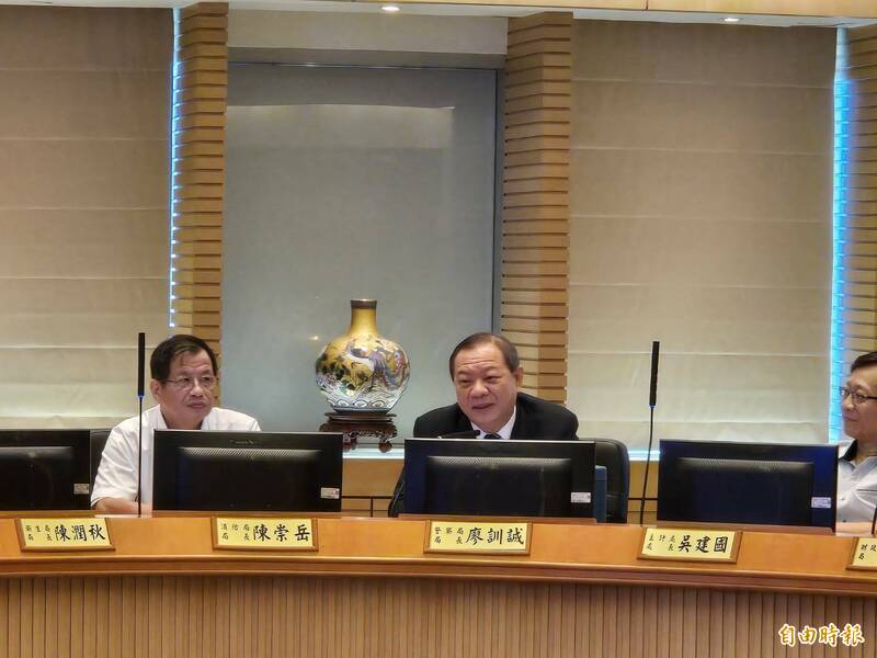 新北市警察局长廖训诚（中）8月荣升警政署副署长。（记者赖筱桐摄）