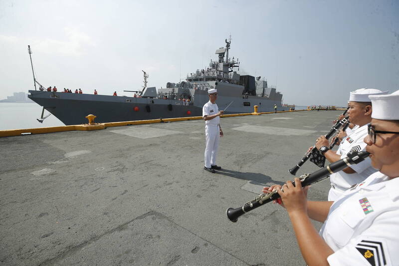 印度3艘军舰7月30日停靠菲律宾马尼拉港。图为印度反潜巡防舰「基尔丹号」(INS Kiltan)2019年10月访问马尼拉。(欧新社档案照) 印度3艘军舰7月30日停靠菲律宾马尼拉港。图为印度反潜巡防舰「基尔丹号」(INS Kiltan)2019年10月访问马尼拉。(欧新社档案照)