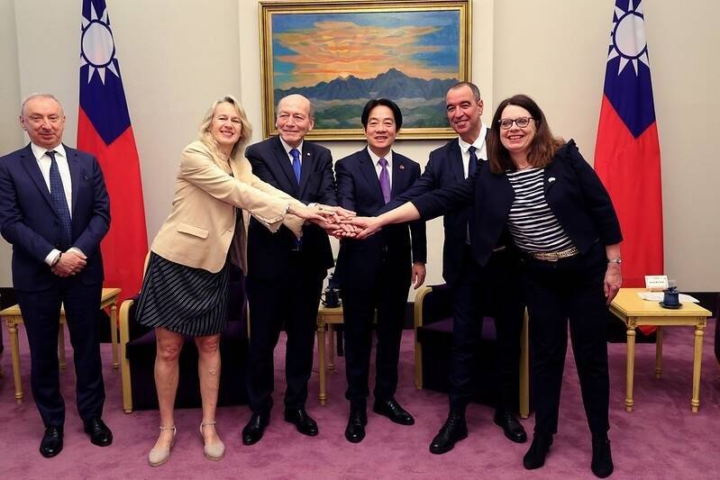 法國國民議會友台小組主席博多黑前年率團訪台，並與副總統賴清德會面。（資料照，總統府提供）