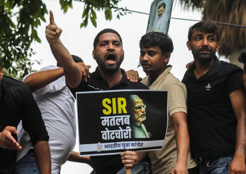 印度选举委员会修订的选民名单引起反弹。（欧新社）