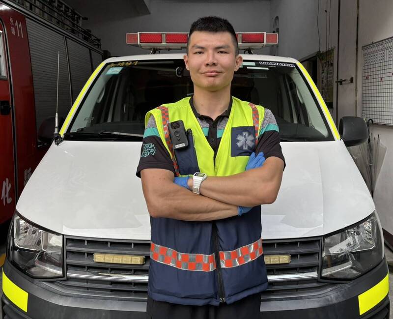 彰化永靖分隊消防員韓朝武，執行救護勤務前2個月成功就接生2名嬰兒。（彰化消防局提供）