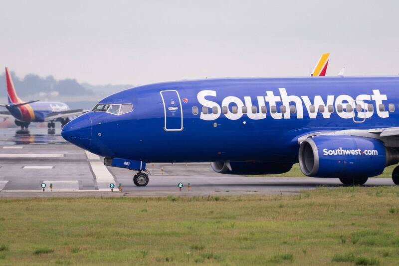 西南航空遭兩名視障女性旅客指控，她們因未被告知登機門變更及可改搭替代的航班資訊，遭遺留在原登機口長達近5個小時。（法新社）