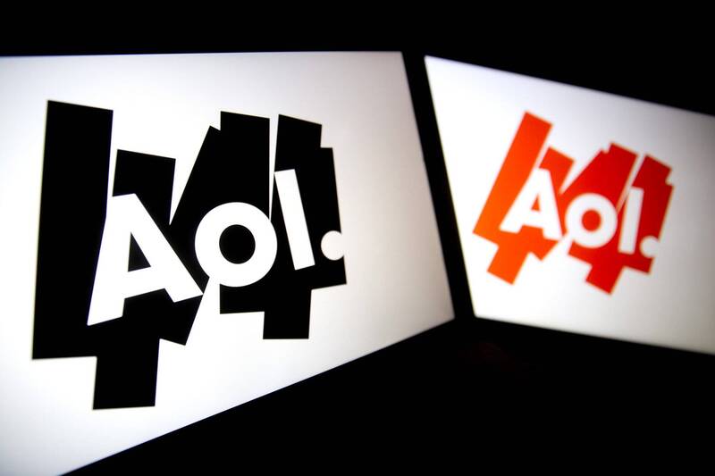 美国网路公司AOL，宣布今年9月30日停止拨接上网服务。（彭博）