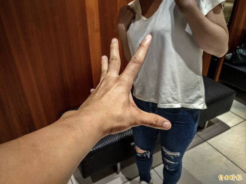 彰化年逾花甲的邱姓男子,告白女同事遭拒,竟連續一年傳「先試車」等訊息騷擾女同事。彰化地院審理,判處拘役40日。(資料照) 彰化年逾花甲的邱姓男子,告白女同事遭拒,竟連續一年傳「先試車」等訊息騷擾女同事。彰化地院審理,判處拘役40日。(資料照)