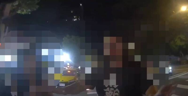 警方到场厘清。（记者王冠仁翻摄）