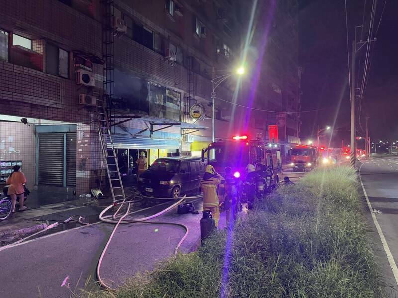 林園區中門路大樓火警，造成3死。（民眾提供）