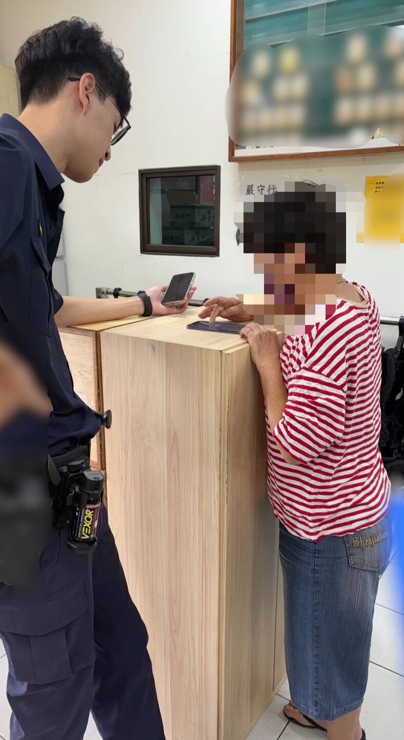 蕭姓婦人遭詐騙集團假冒公務員,要求每4小時定時報到並繳交3萬元保證金,所幸安中派出所員警即時識破,成功守住積蓄。(民眾提供) 蕭姓婦人遭詐騙集團假冒公務員,要求每4小時定時報到並繳交3萬元保證金,所幸安中派出所員警即時識破,成功守住積蓄。(民眾提供)