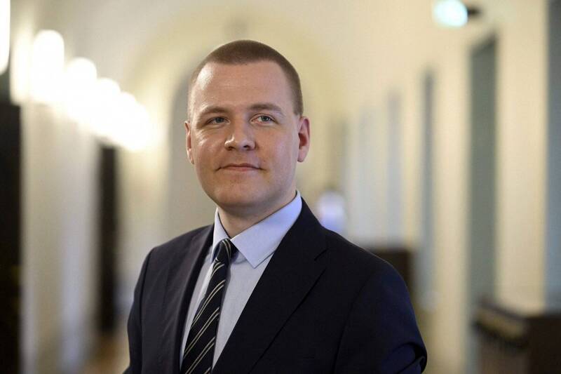 芬兰30岁国会议员佩尔托宁，在赫尔辛基议会大楼轻生离世。（法新社）