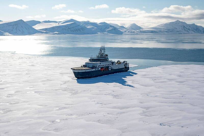 科学家指出,北极海冰过去20年来的融化速度显著减缓,自2005年以来,海冰范围并未出现统计上的明显下降。(法新社档案照) 科学家指出,北极海冰过去20年来的融化速度显著减缓,自2005年以来,海冰范围并未出现统计上的明显下降。(法新社档案照)